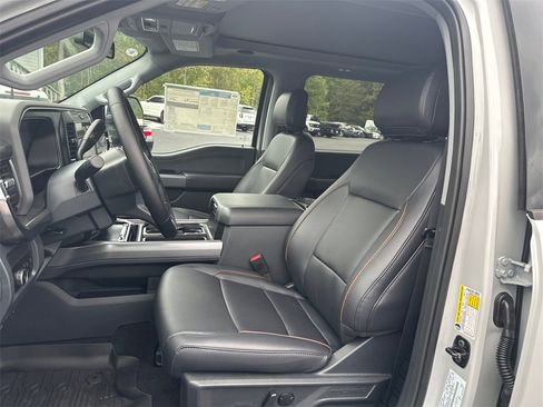 New 2026 Ford F250 Lariat w/ Black Appearance Package image 17