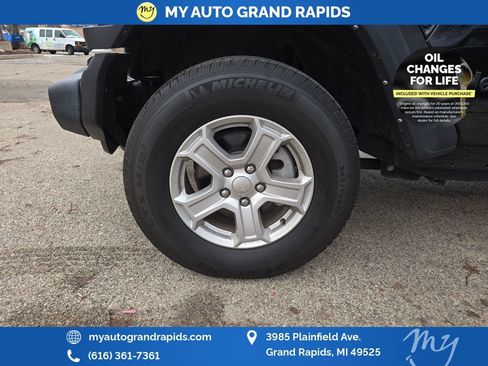 Used 2022 Jeep Wrangler Unlimited Sport AWD/4WD image 29