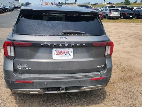 Used 2025 Ford Explorer Active w/ Active Comfort Package AWD/4WD image 4