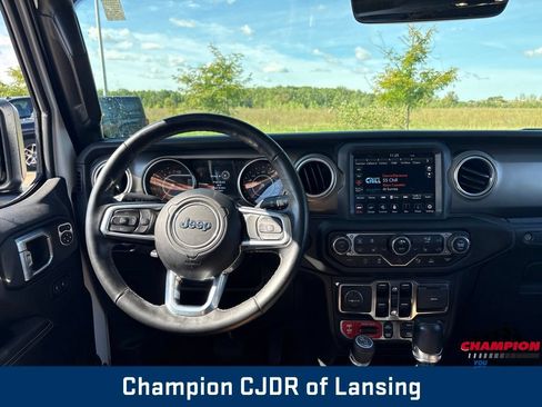 Used 2021 Jeep Gladiator Rubicon AWD/4WD image 2