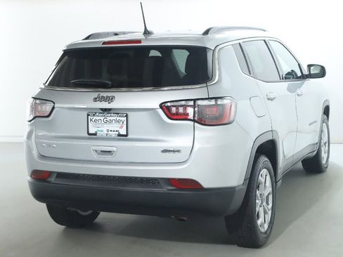 Used 2025 Jeep Compass Latitude AWD/4WD image 45