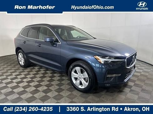 Used 2022 Volvo XC60 B5 Momentum image 1