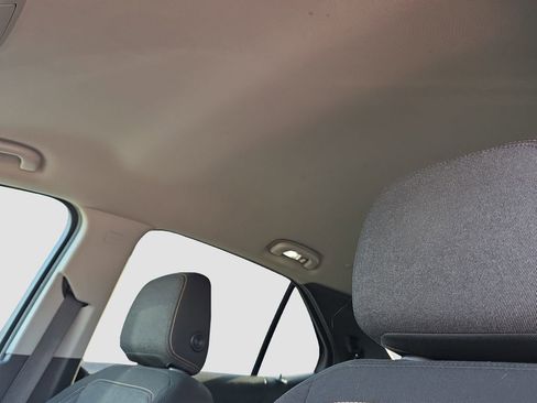 Used 2018 Chevrolet Equinox LT FWD image 8