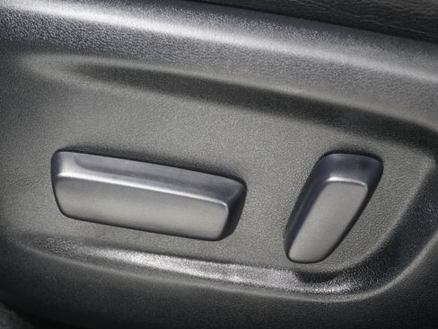 Used 2015 Toyota RAV4 Limited w/ Technology Package FWD image 15