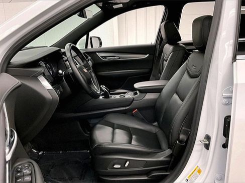Used 2024 Cadillac XT6 Luxury image 21