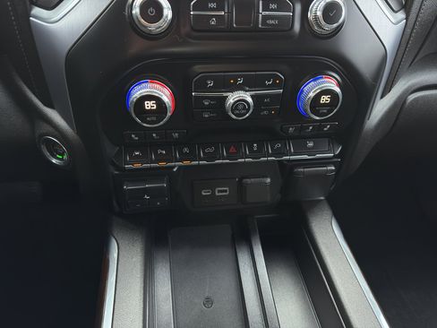 Used 2019 GMC Sierra 1500 SLT w/ SLT Premium Plus Package image 23