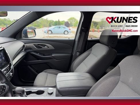 Used 2023 Chevrolet Traverse LT AWD/4WD image 13