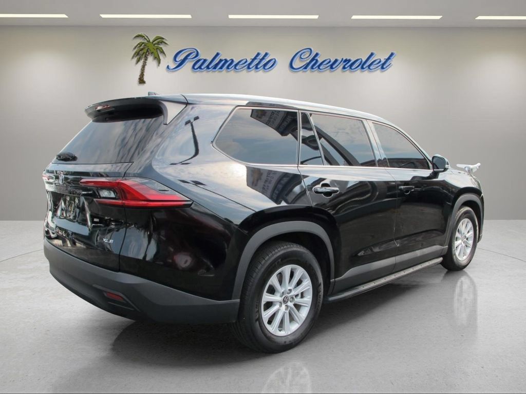 Used 2025 Toyota Grand Highlander AWD image 3