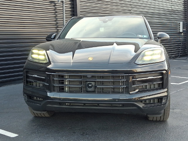 Certified 2025 Porsche Cayenne Coupe AWD/4WD image 10