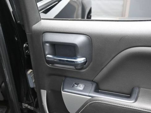 Used 2018 Chevrolet Silverado 1500 LT w/ Midnight Edition AWD/4WD image 32