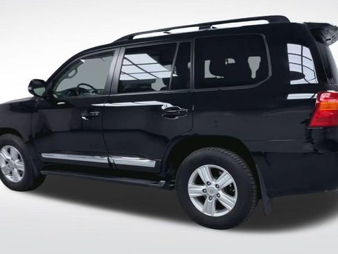 Used 2015 Toyota Land Cruiser AWD/4WD image 22
