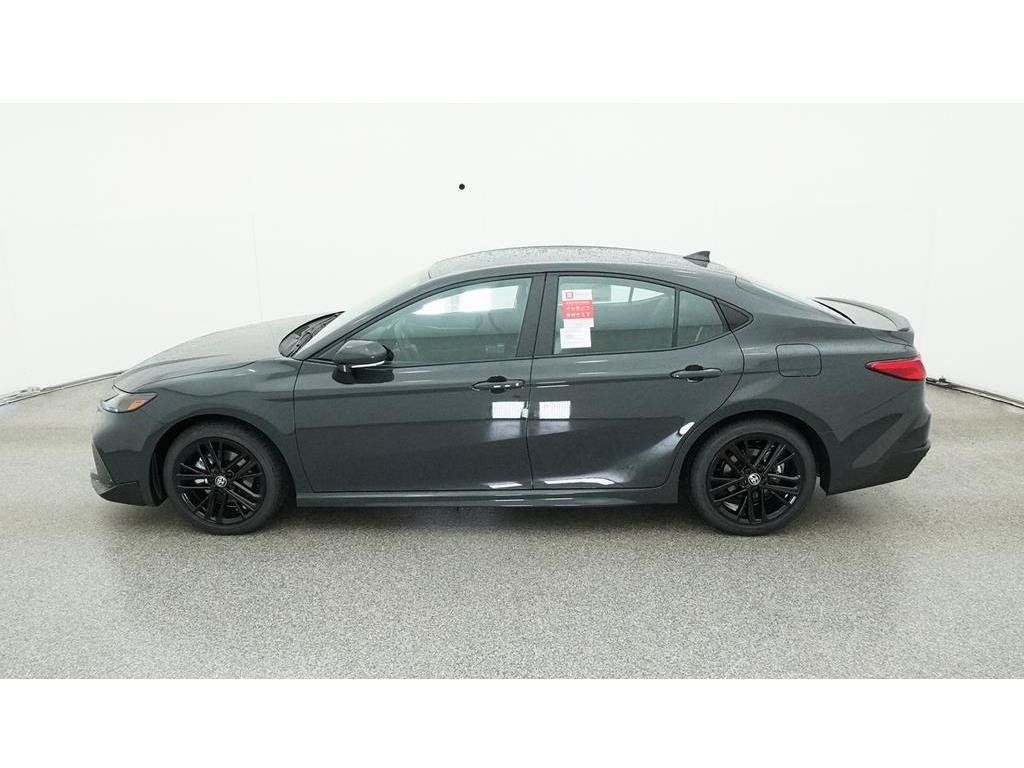 Used 2025 Toyota Camry SE FWD image 4