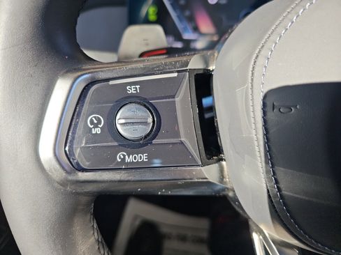 Certified 2025 BMW 740i image 18