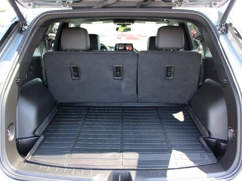 Used 2025 Chevrolet Blazer RS FWD image 9