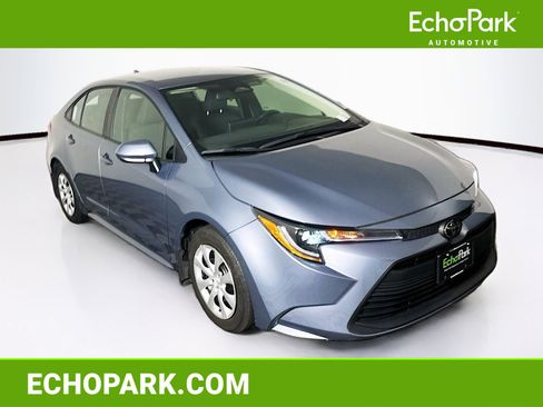 Used 2025 Toyota Corolla LE image 1