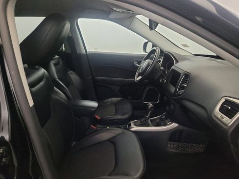 Used 2017 Jeep Compass Latitude w/ Popular Equipment Group AWD/4WD image 21