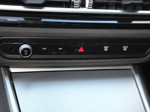 Used 2024 BMW 330i xDrive Sedan image 15