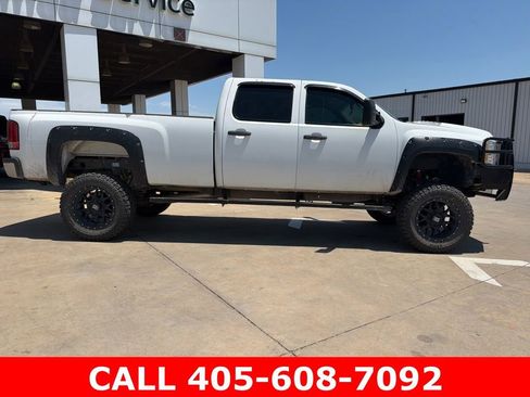 Used 2014 Chevrolet Silverado 2500 W/T AWD/4WD image 2