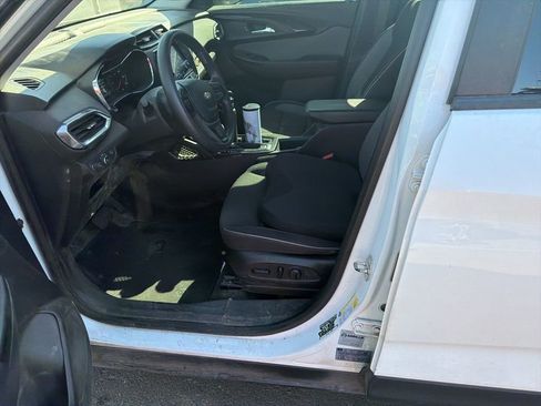 Used 2022 Chevrolet TrailBlazer LT w/ Convenience Package image 11