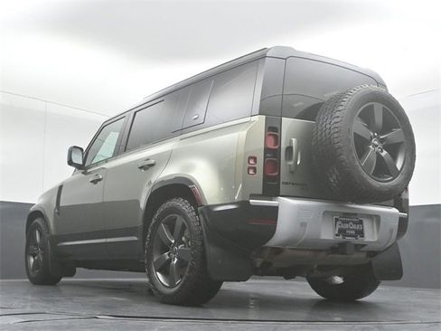 Used 2022 Land Rover Defender 110 SE image 42