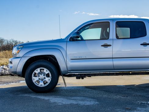 Used 2010 Toyota Tacoma 4x4 Double Cab V6 image 33