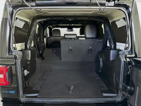 Used 2021 Jeep Wrangler Unlimited Sahara image 22