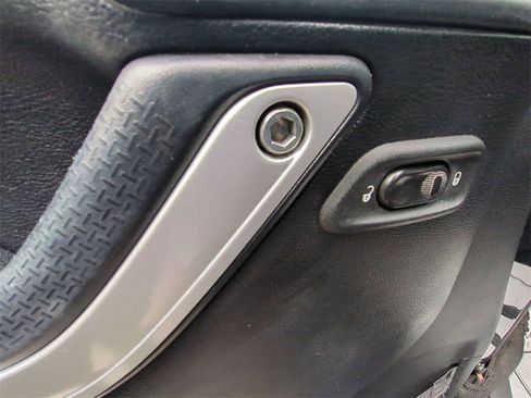 Used 2014 Jeep Wrangler Unlimited Sahara w/ Dual Top Group image 11