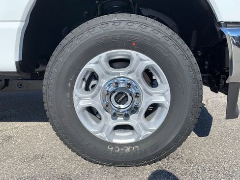 New 2026 Ford F250 XLT w/ FX4 Off-Road Package image 32