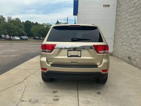 Used 2011 Jeep Grand Cherokee Laredo AWD/4WD image 9