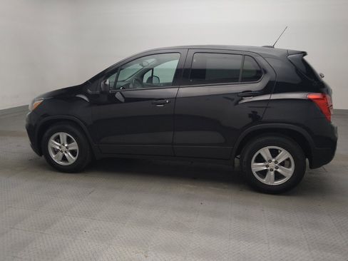 Used 2022 Chevrolet Trax LS w/ Tint and Cruise Package FWD image 3