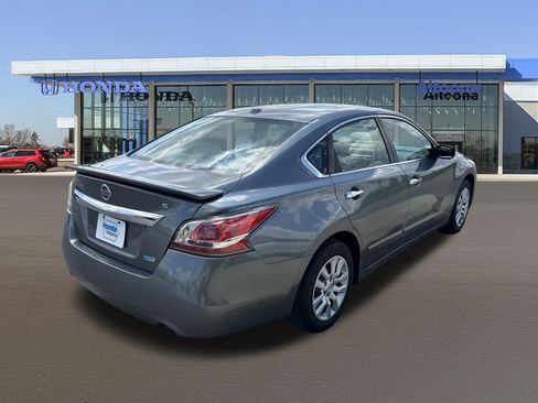 Used 2014 Nissan Altima 2.5 S w/ Display Audio Package FWD image 6