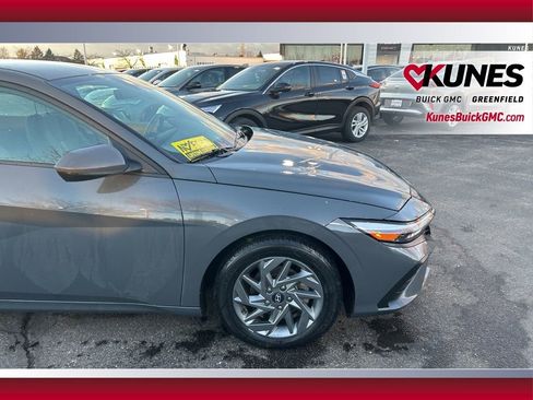 Used 2024 Hyundai Elantra SEL image 13