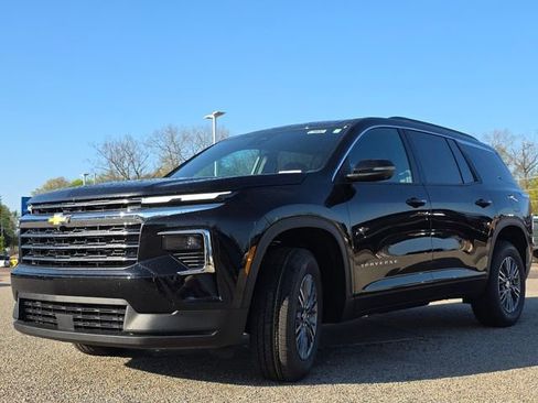 New 2026 Chevrolet Traverse LT w/ Driver Confidence Package FWD image 12
