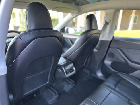 Used 2023 Tesla Model Y Long Range AWD/4WD image 38