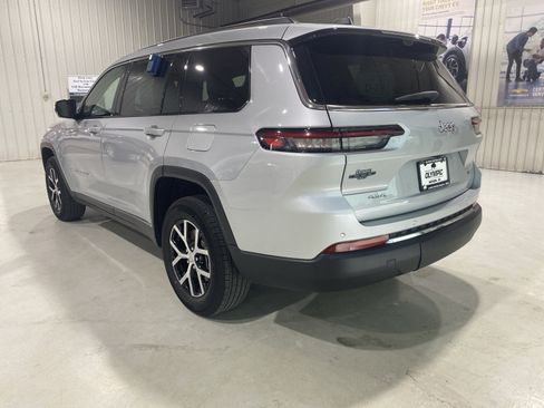 Used 2023 Jeep Grand Cherokee L Limited w/ Luxury Tech Group II AWD/4WD image 6
