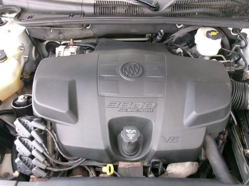Used 2007 Buick Lucerne CXL w/ Luxury Package FWD image 43