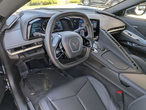 Used 2022 Chevrolet Corvette Stingray Coupe w/ Z51 Performance Package RWD image 14