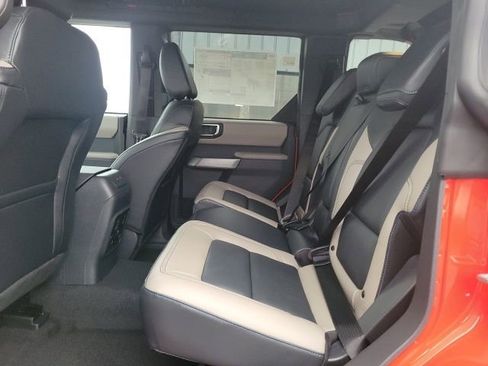 Used 2023 Ford Bronco Wildtrak image 22