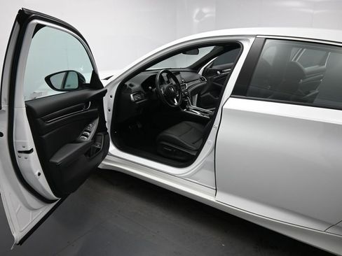 Used 2022 Honda Accord Sport image 7