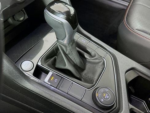 Used 2024 Volkswagen Tiguan Wolfsburg Edition image 24