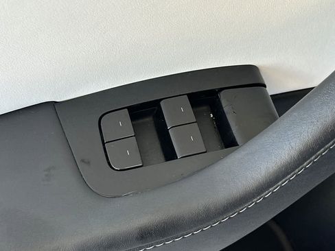 Used 2019 Tesla Model 3 Mid Range image 13