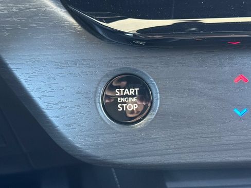 Certified 2025 Nissan Murano SV FWD image 29