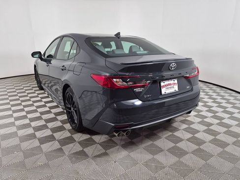 Used 2025 Toyota Camry SE FWD image 5