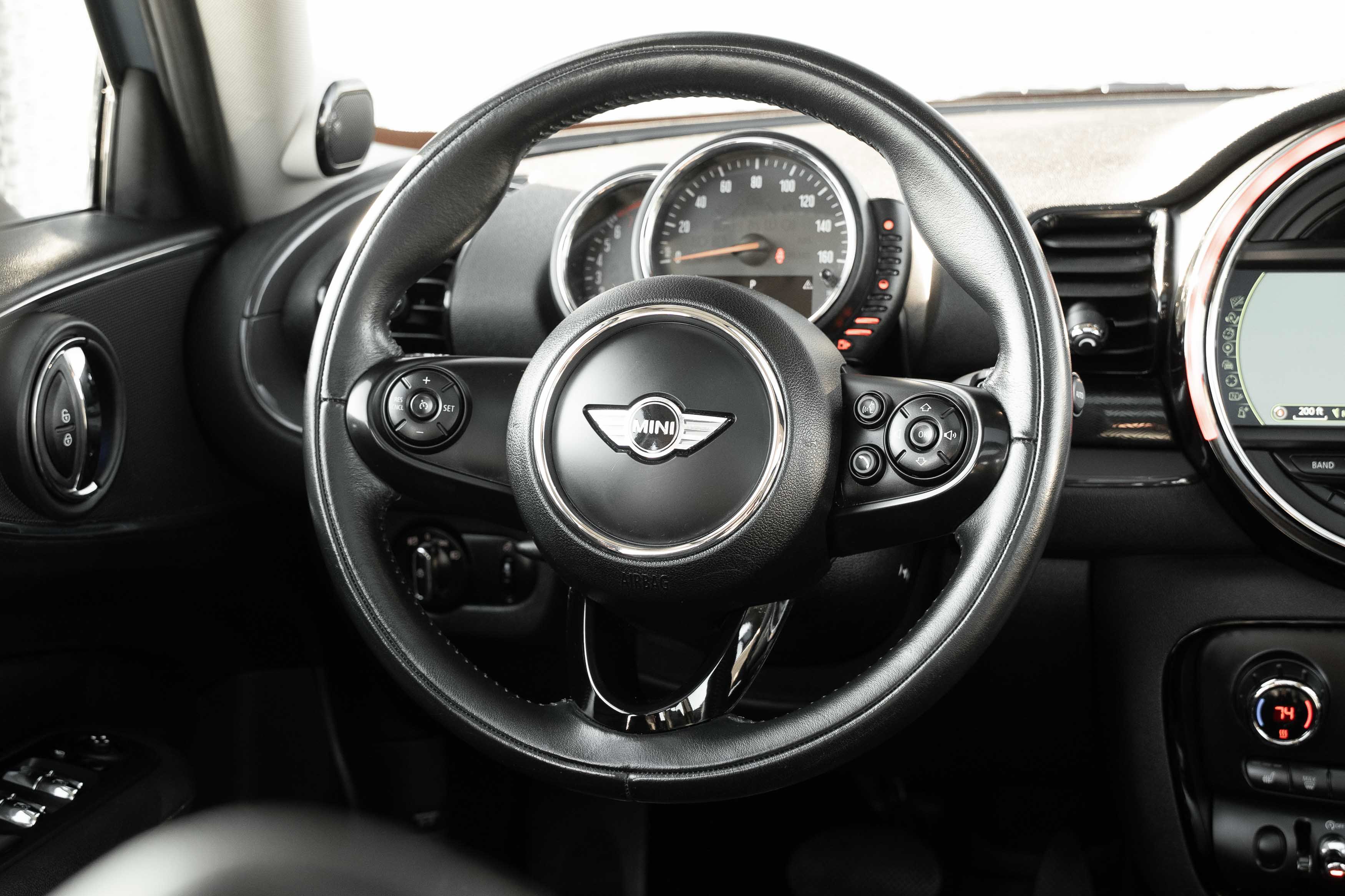 Used 2017 MINI Cooper Clubman ALL4 AWD/4WD image 9