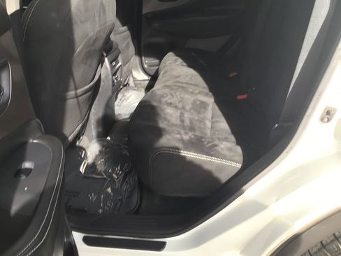 Used 2023 Nissan Murano S image 12