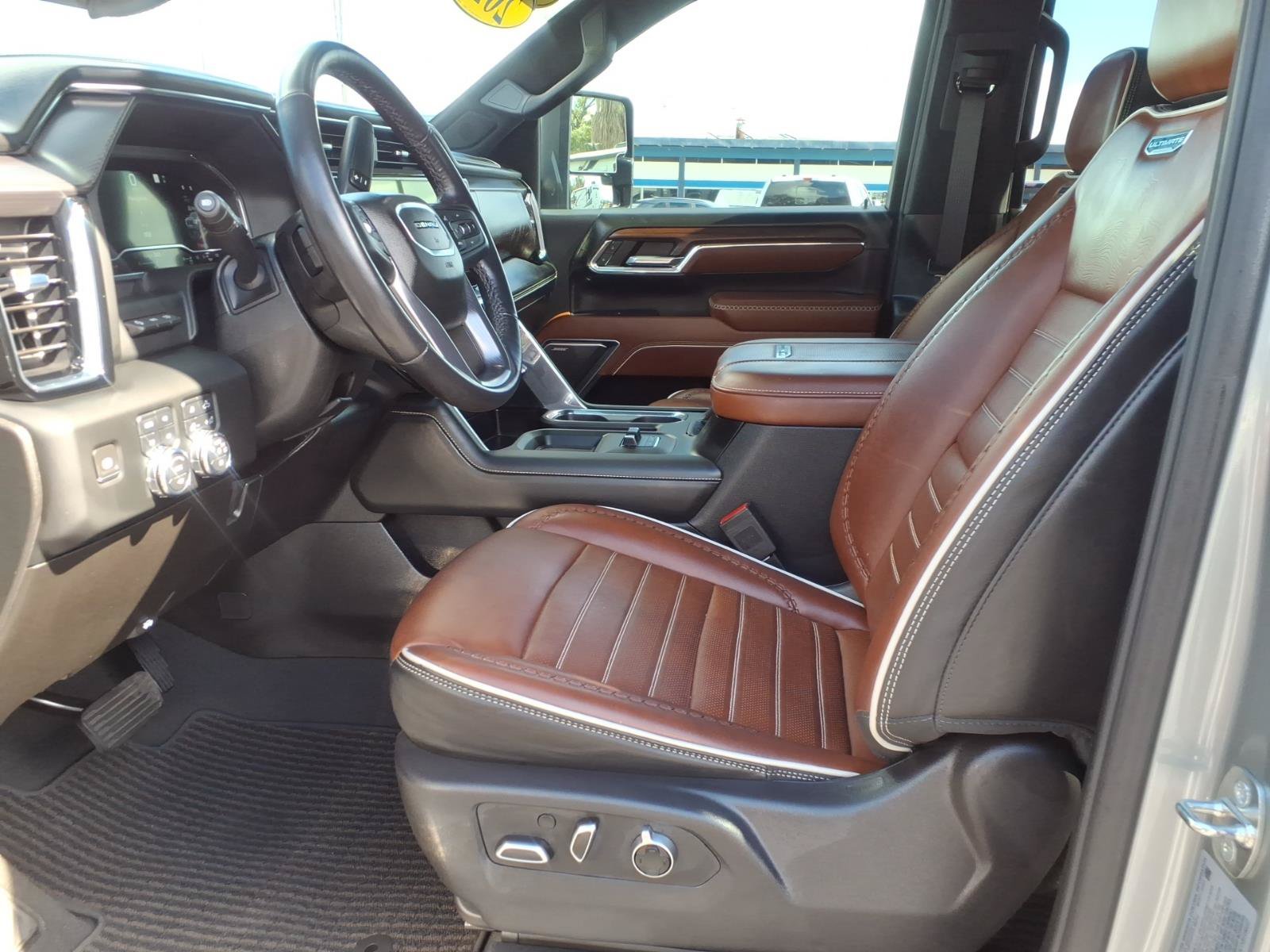 Used 2024 GMC Sierra 3500 Denali Ultimate AWD/4WD image 21