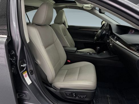 Used 2014 Lexus ES 350 w/ Premium Package image 23