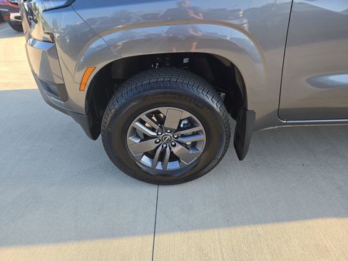 New 2025 Nissan Frontier SV AWD/4WD image 31