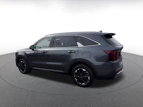Used 2024 Kia Sorento S FWD image 10