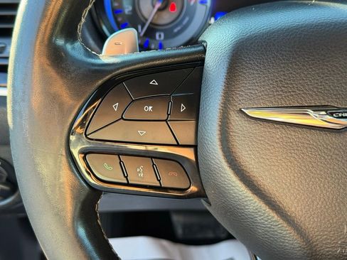 Used 2019 Chrysler 300 S image 25